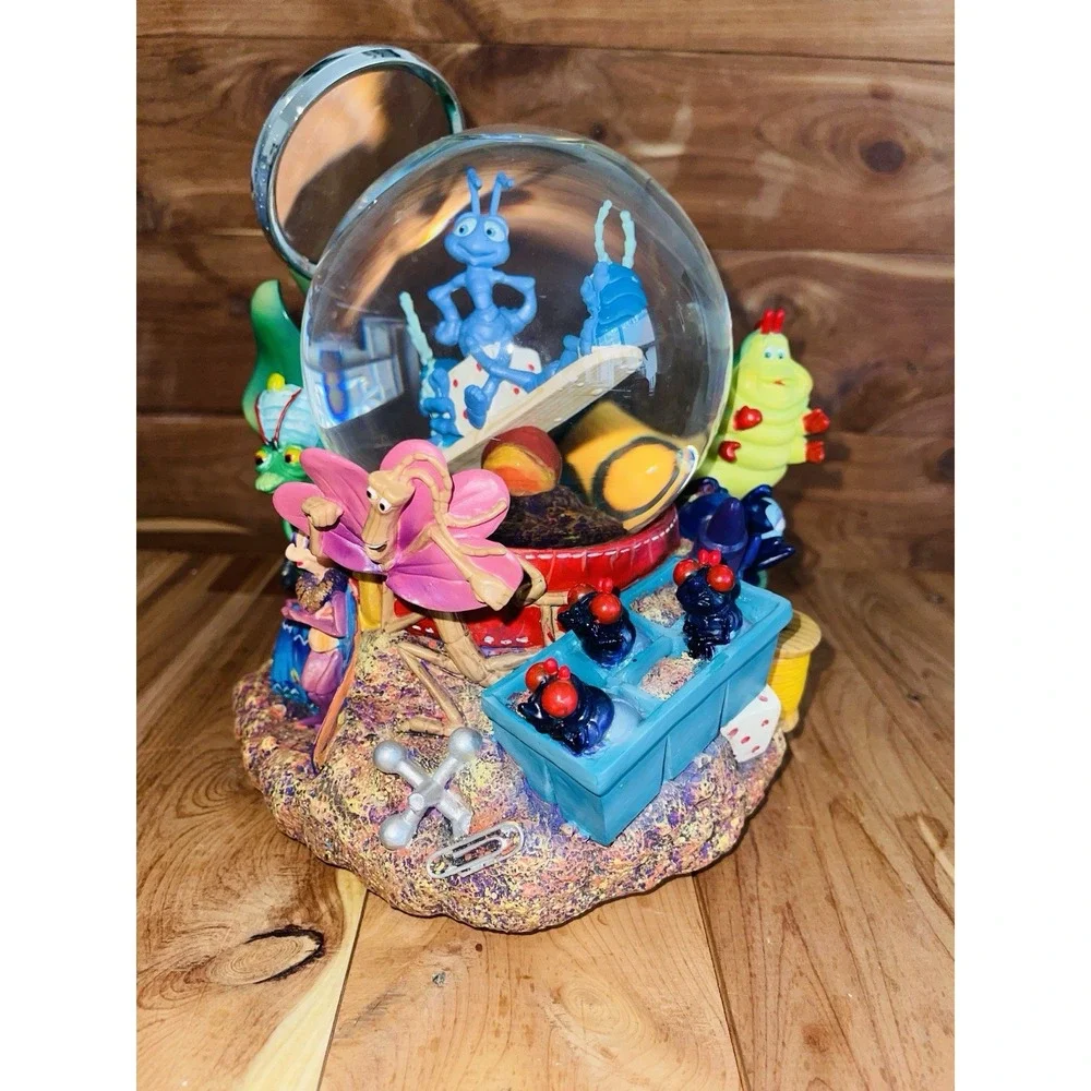 VTG 1998 Disney Pixar A Bug's Life Snow Globe Musical Box. Randy Newman
